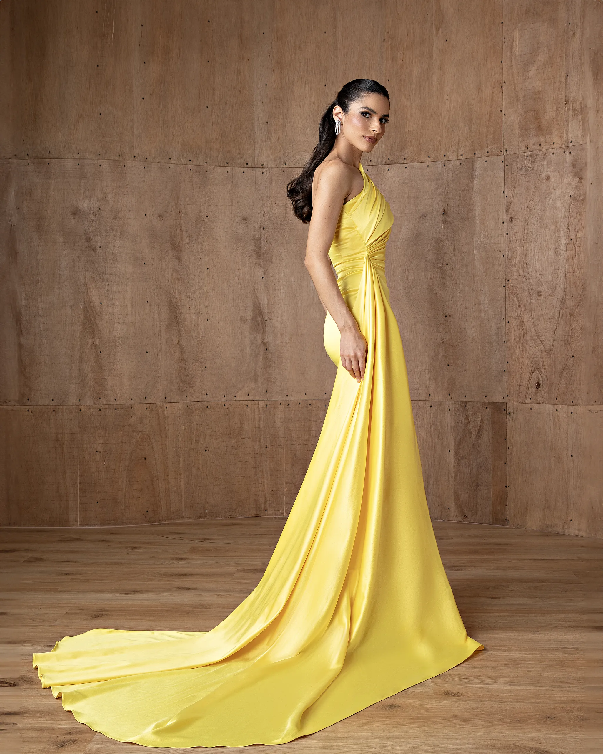 One-Shoulder Train Gown - Image 3